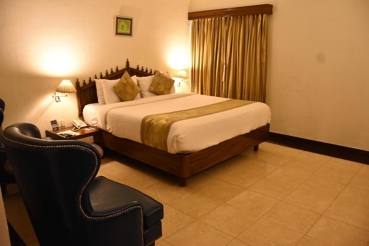 Poppys Vista Hotel Thirumurugan Poondi Eksteriør billede