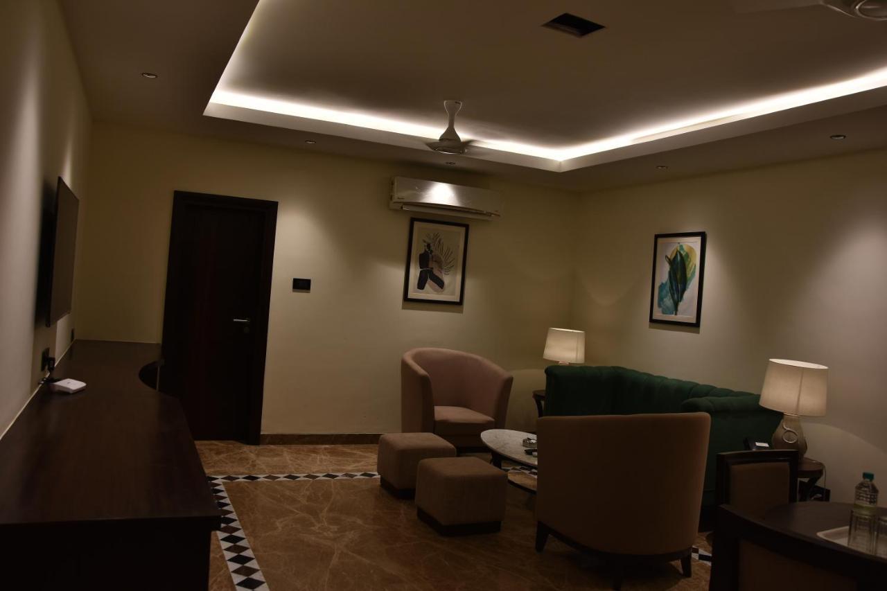 Poppys Vista Hotel Thirumurugan Poondi Eksteriør billede