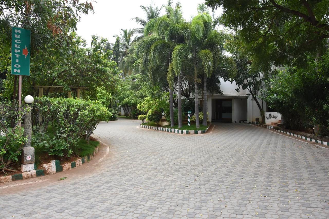Poppys Vista Hotel Thirumurugan Poondi Eksteriør billede