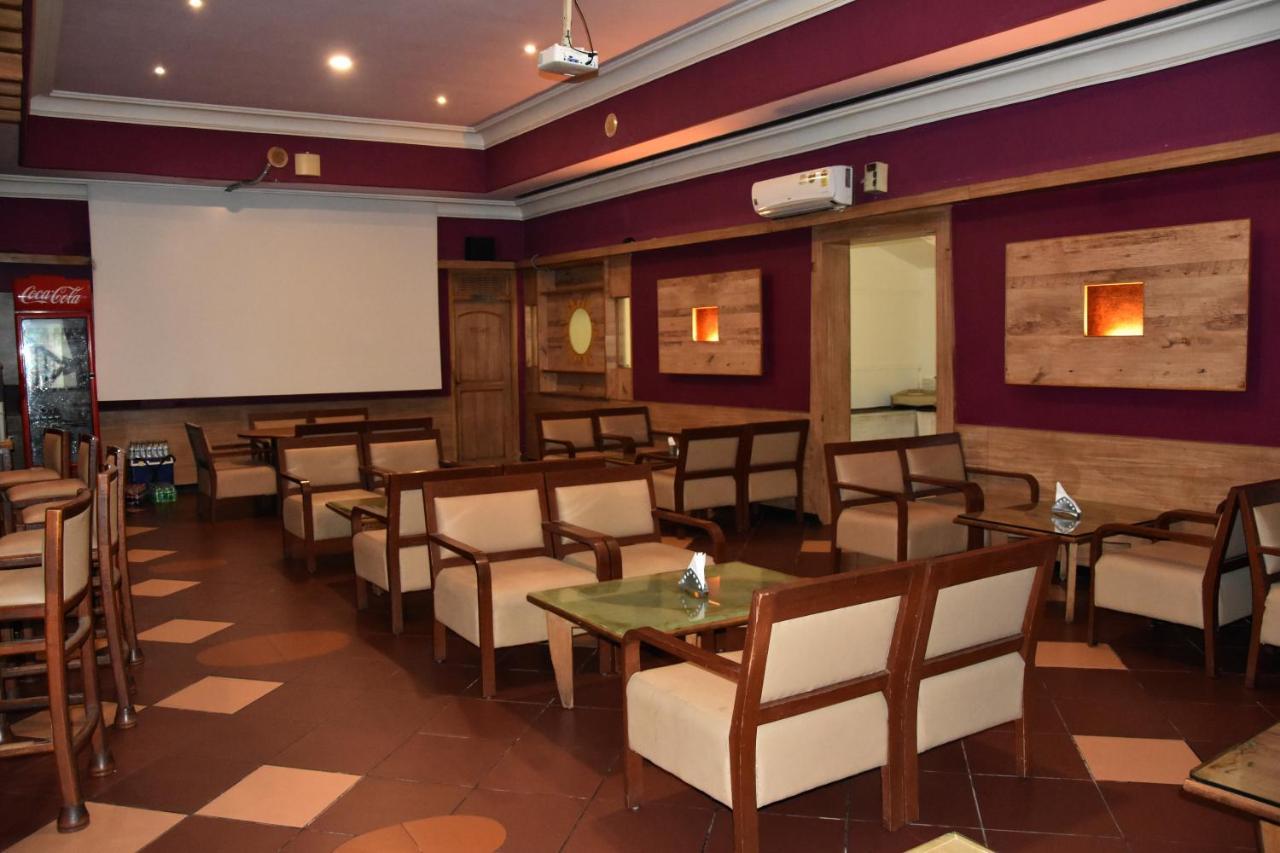 Poppys Vista Hotel Thirumurugan Poondi Eksteriør billede